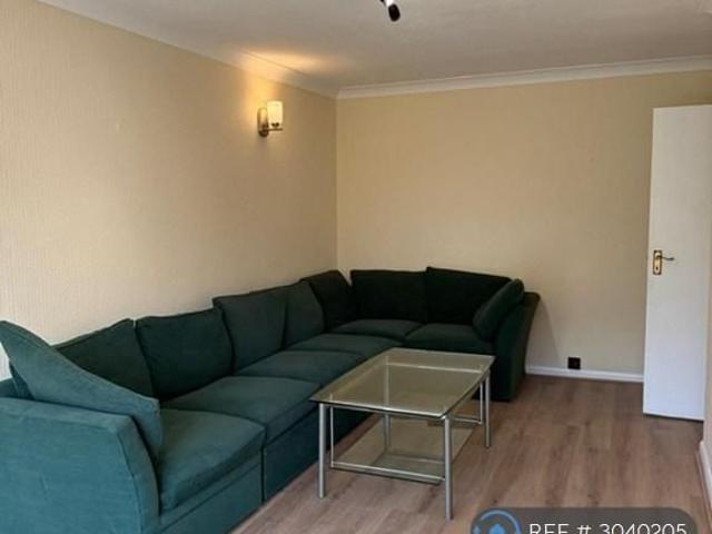 House for rent in London Borough of Hounslow, Greater London