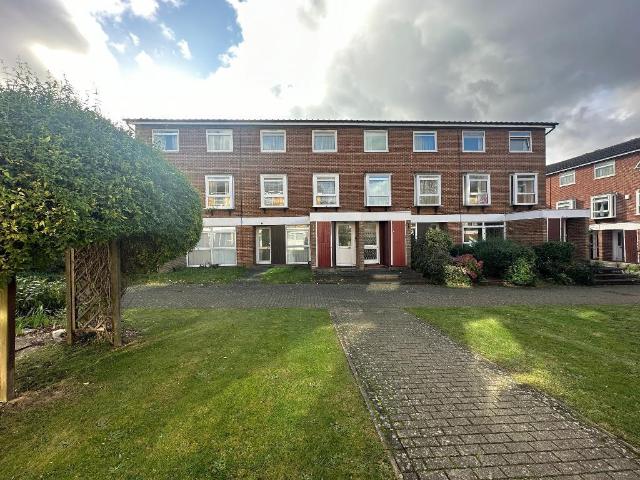 Flat for rent in London Borough of Croydon, Addiscombe