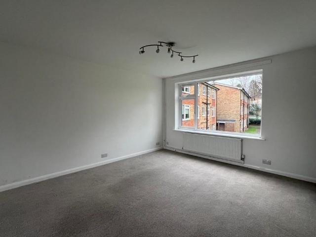 House for rent in Caterham Valley, Hillview