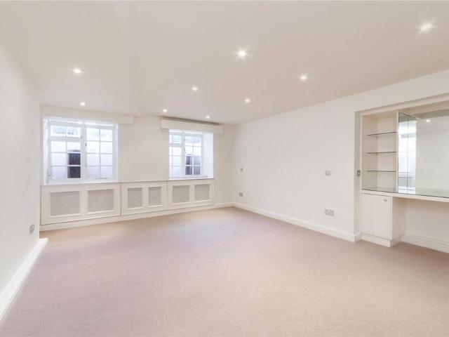 House for rent in Belsize Park, Greater London