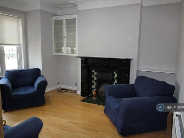 House for rent in London Borough of Ealing, Greater London