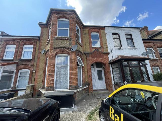 Flat for rent in Goodmayes, Greater London