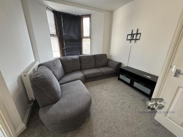 House for rent in Tonyrefail, Coedely