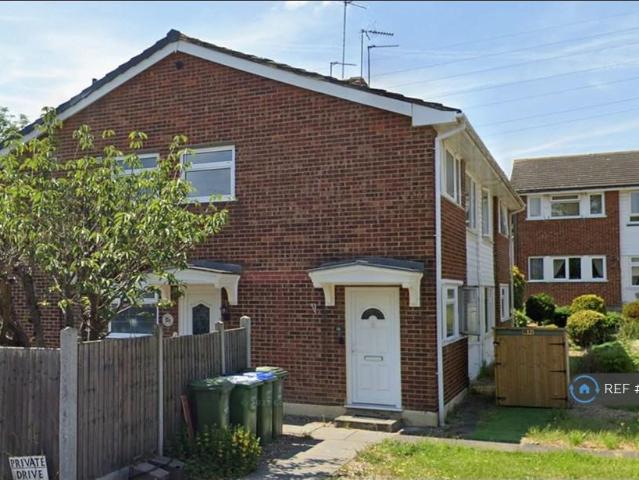 Flat for rent in Albany Park, Greater London