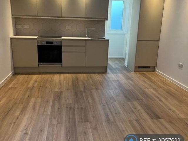 Flat for rent in Goodmayes, Greater London