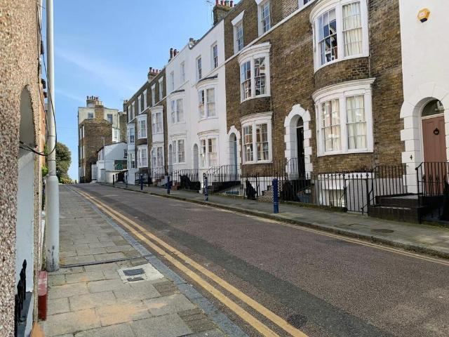 Flat for rent in East Cliff, Acol