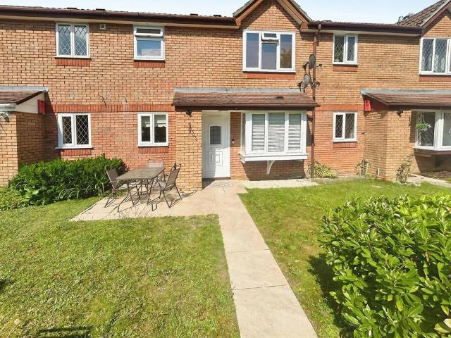 Flat for rent in Fole, Surrey