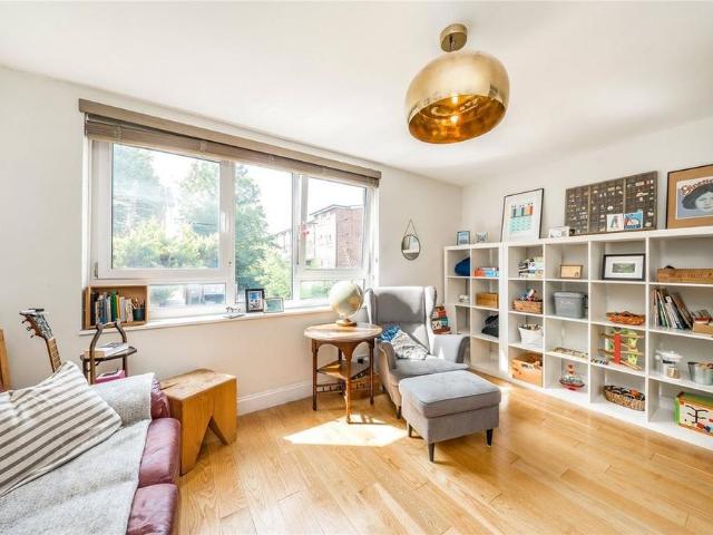 House for rent in Shacklewell, Greater London