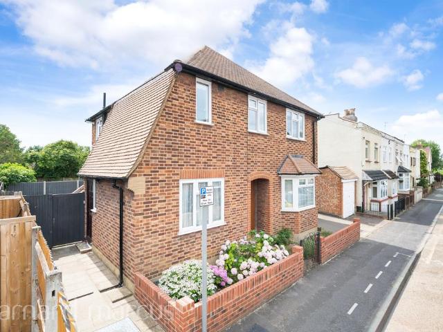 Flat for rent in Worcester Park, Greater London
