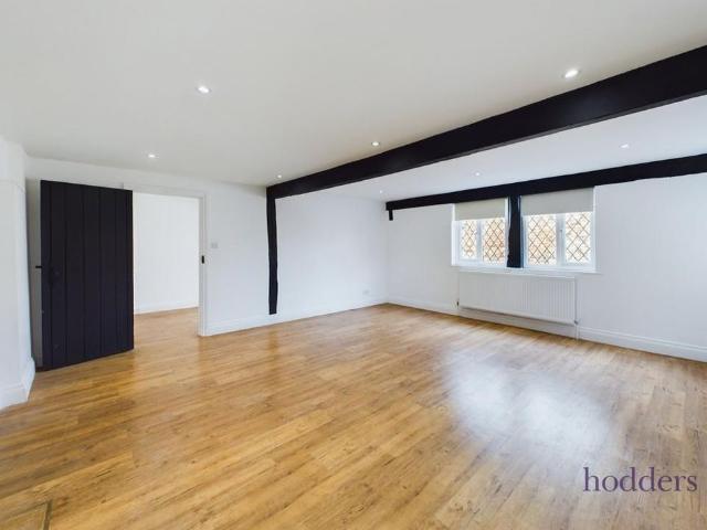 House for rent in Row Town, Surrey
