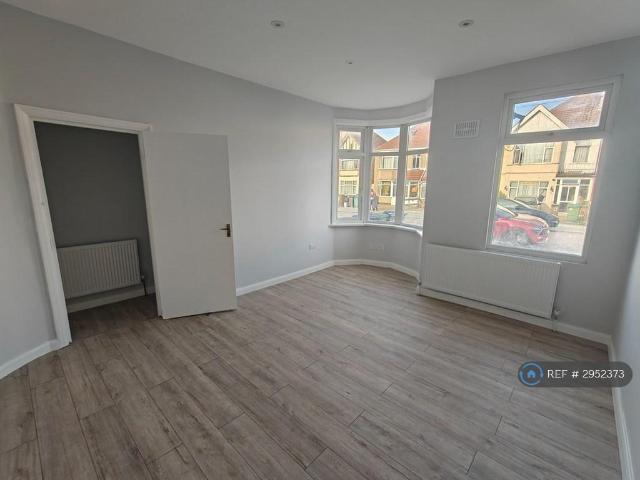 Flat for rent in Alperton, Greater London