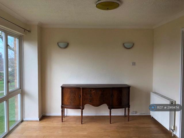 Flat for rent in London Borough of Croydon, Addiscombe