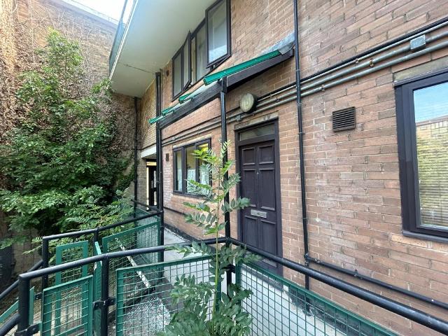 Flat for rent in Saint George's, Netherthorpe