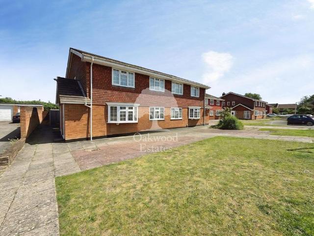 Flat for rent in Furze Platt, Maidenhead