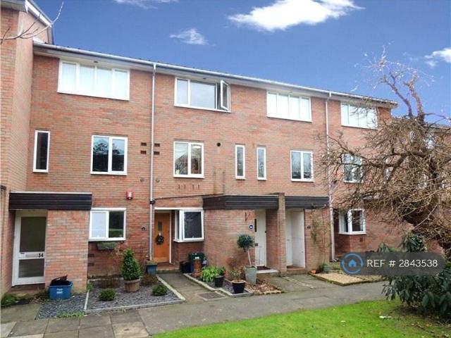 Flat for rent in London Borough of Croydon, Addiscombe