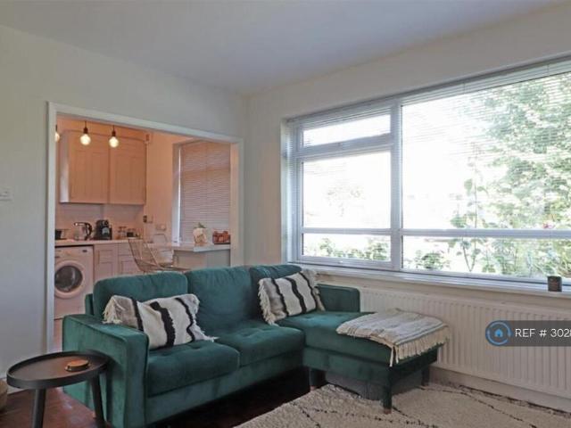 House for rent in Red Hill, Surrey