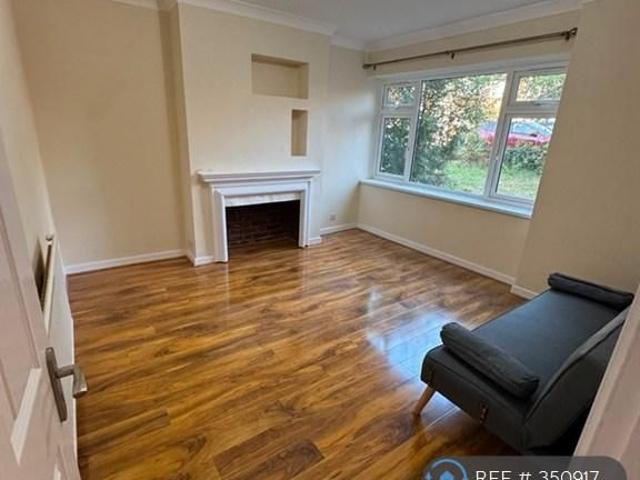 House for rent in London Borough of Ealing, Greater London