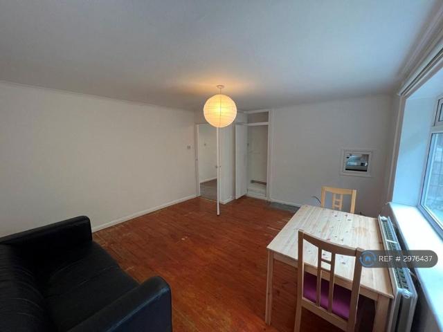 House for rent in Colney Hatch, Greater London