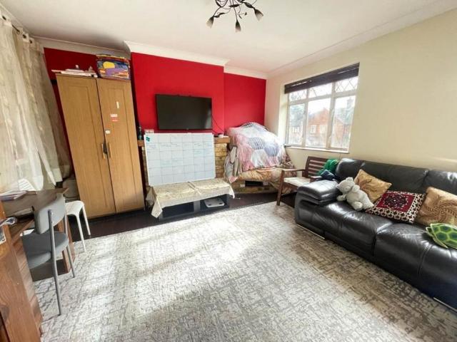 House for rent in Gould's Green, Greater London