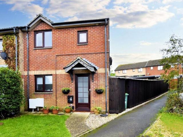 Flat for rent in Wootton Bridge, Isle Of Wight
