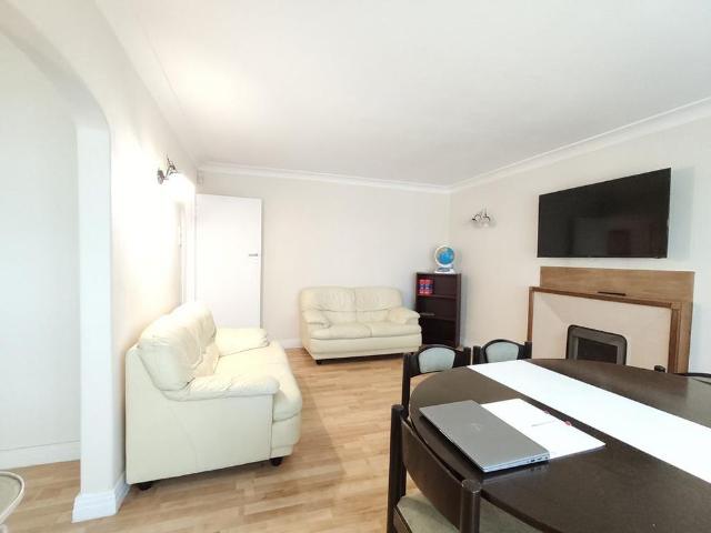 House for rent in London Borough of Ealing, Greater London