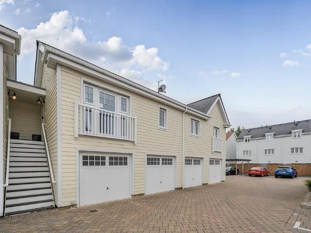 Flat for rent in Reading