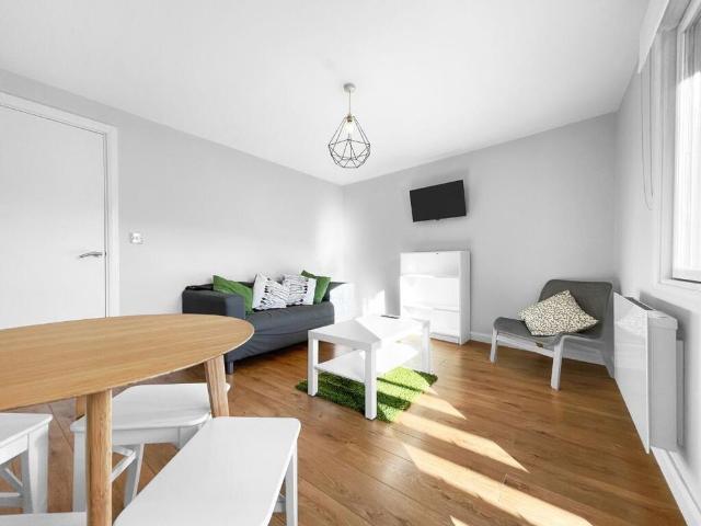 House for rent in London Borough of Croydon, Kenley