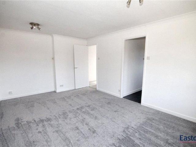 House for rent in Tattenham Corner, Red Hill