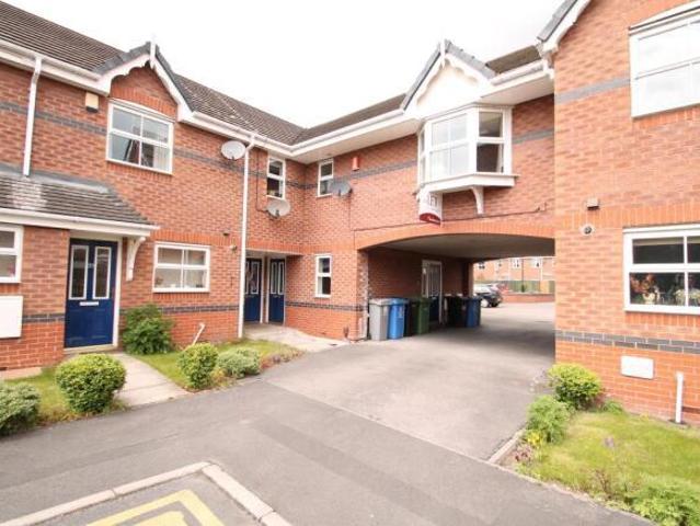 Flat for rent in Sale Moor, Trafford Park