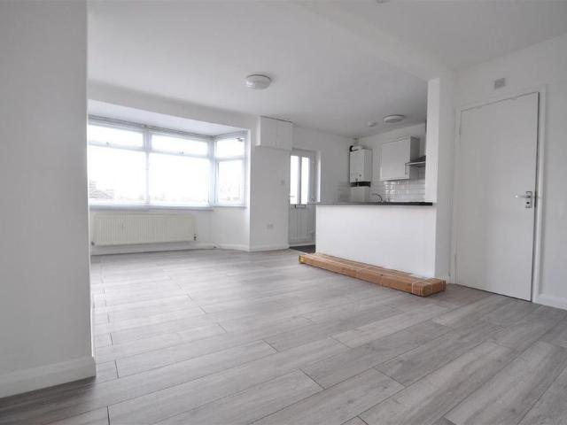 House for rent in Penhill, Greater London