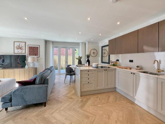 Flat for rent in Hillview, Surrey