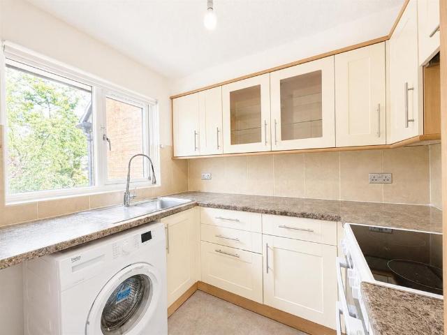 Flat for rent in London Borough of Hounslow, Greater London