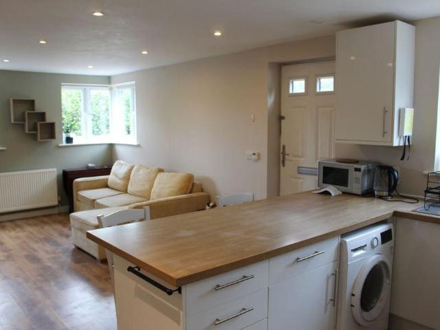 House for rent in Holywell, The Slade