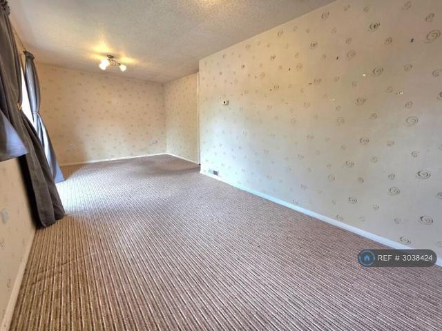 House for rent in Green Close, Warwickshire