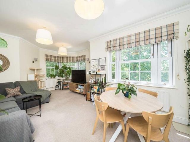House for rent in Southfields, Greater London