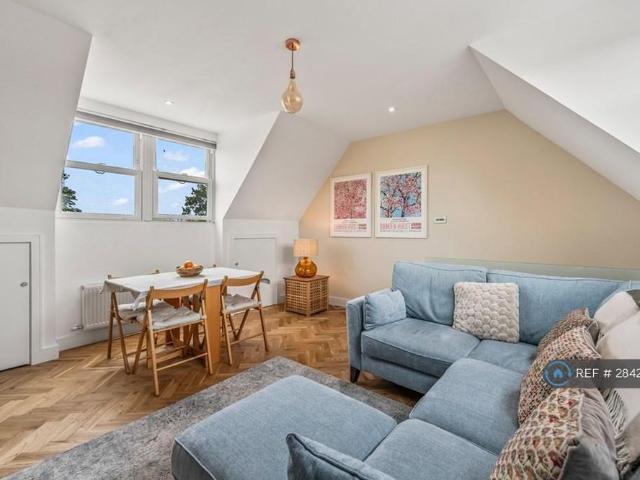House for rent in Hampton Hill, Greater London