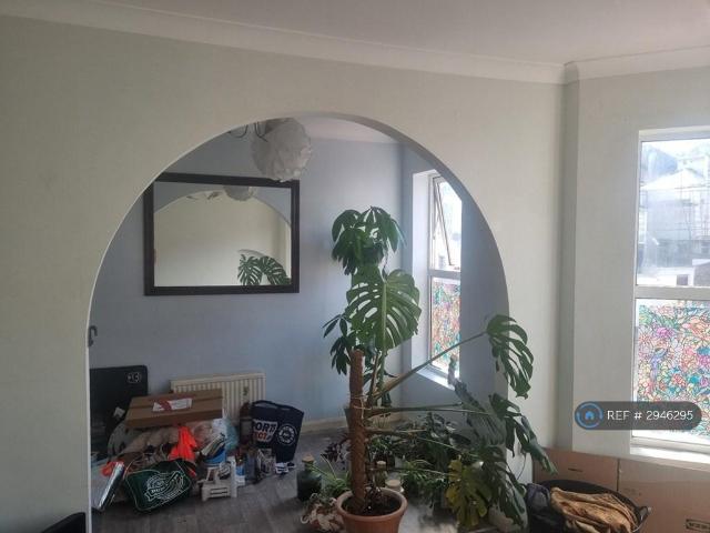 Flat for rent in St.Judes, Mount Wise