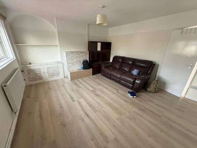 House for rent in London Borough of Hounslow, Greater London