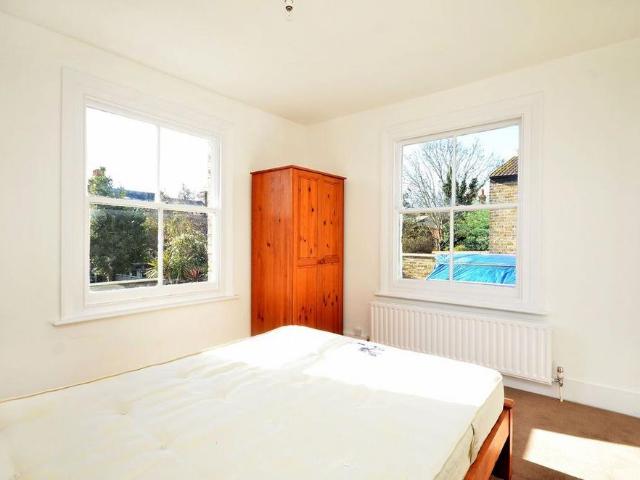 House for rent in London Borough of Ealing, Greater London