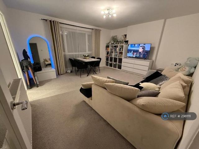 House for rent in Connaught Park, Bushey
