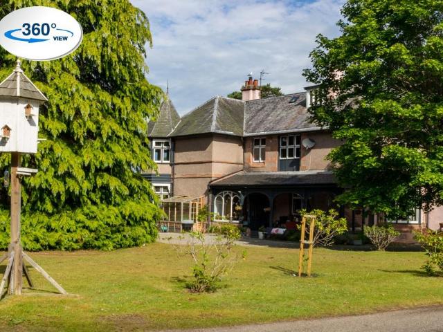 Flat for rent in Lentran, Scotland