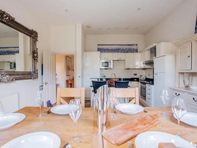 House for rent in Berrylands, Greater London