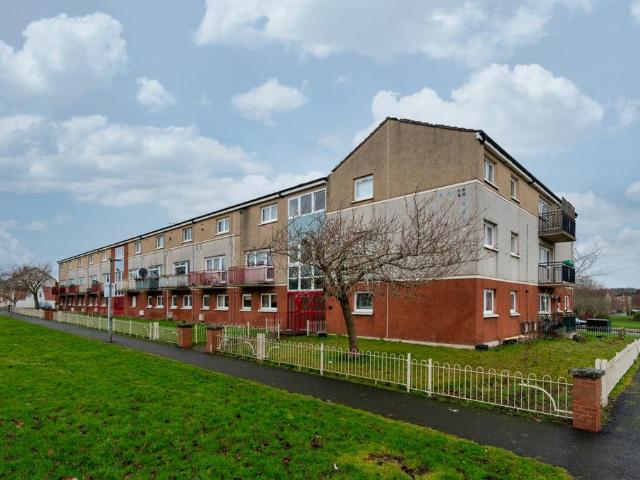 Flat for rent in Forgewood, Motherwell