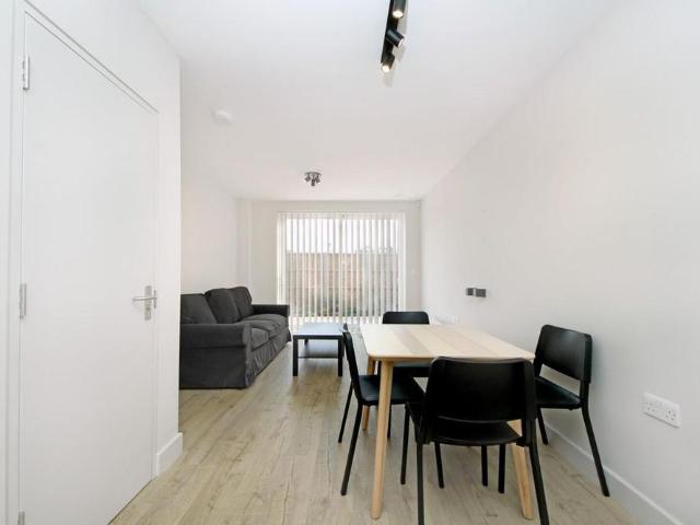 House for rent in London Borough of Ealing, Greater London