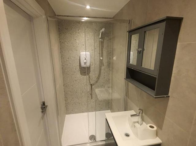 Flat for rent in London Borough of Hounslow, Greater London