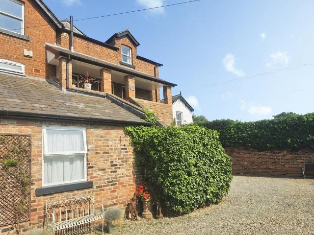 Flat for rent in Two Mills, Cheshire