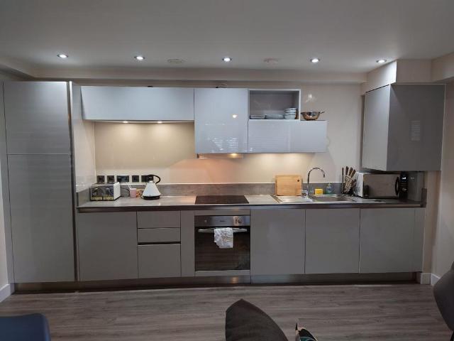 Flat for rent in Chinatown, Calderstones