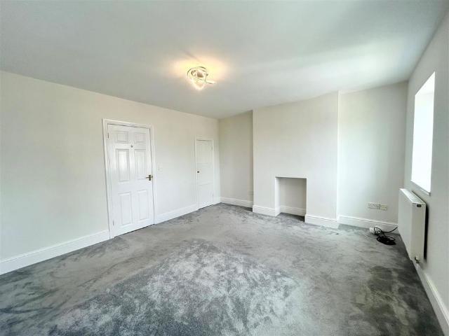 House for rent in Newcastle, Wales