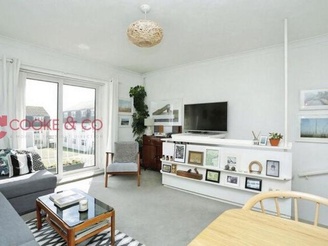 House for rent in Upton, Acol