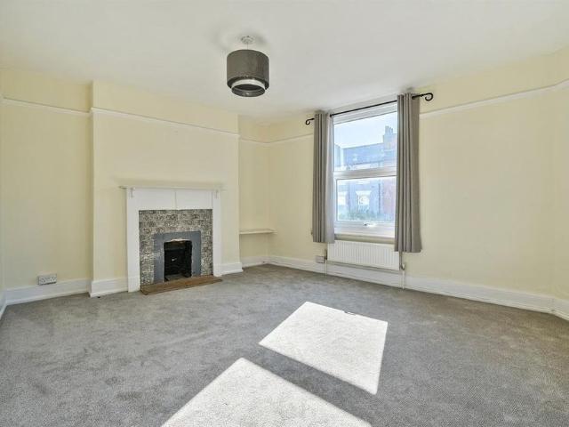 House for rent in Newtown, Reading